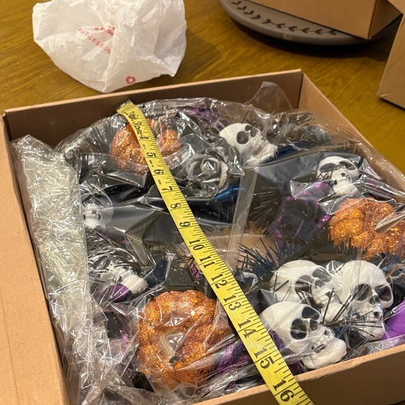 Halloween Skull and Pumpkin Wreath - Picture 2 of 6